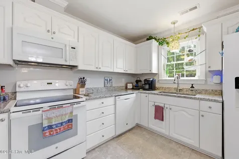 85 Plantation Oaks Drive New Bern NC 28560