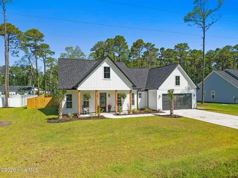333 Pineknoll Drive NW Calabash NC 28467