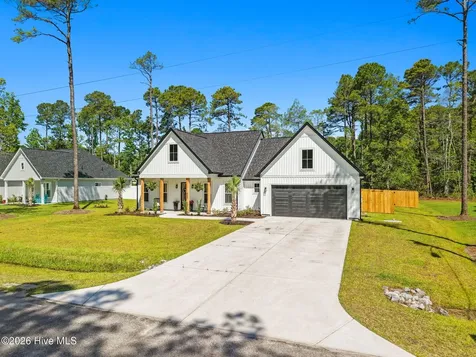 333 Pineknoll Drive NW Calabash NC 28467