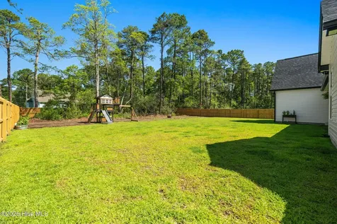 333 Pineknoll Drive NW Calabash NC 28467