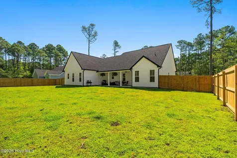 333 Pineknoll Drive NW Calabash NC 28467