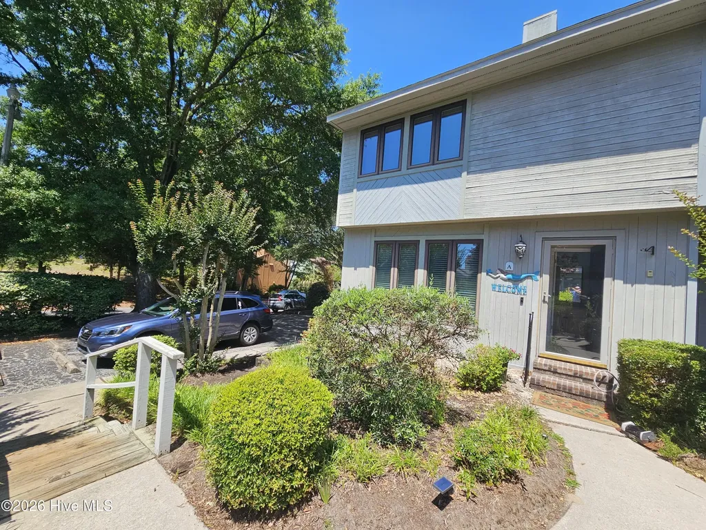 304 75th Avenue N Myrtle Beach SC 29572