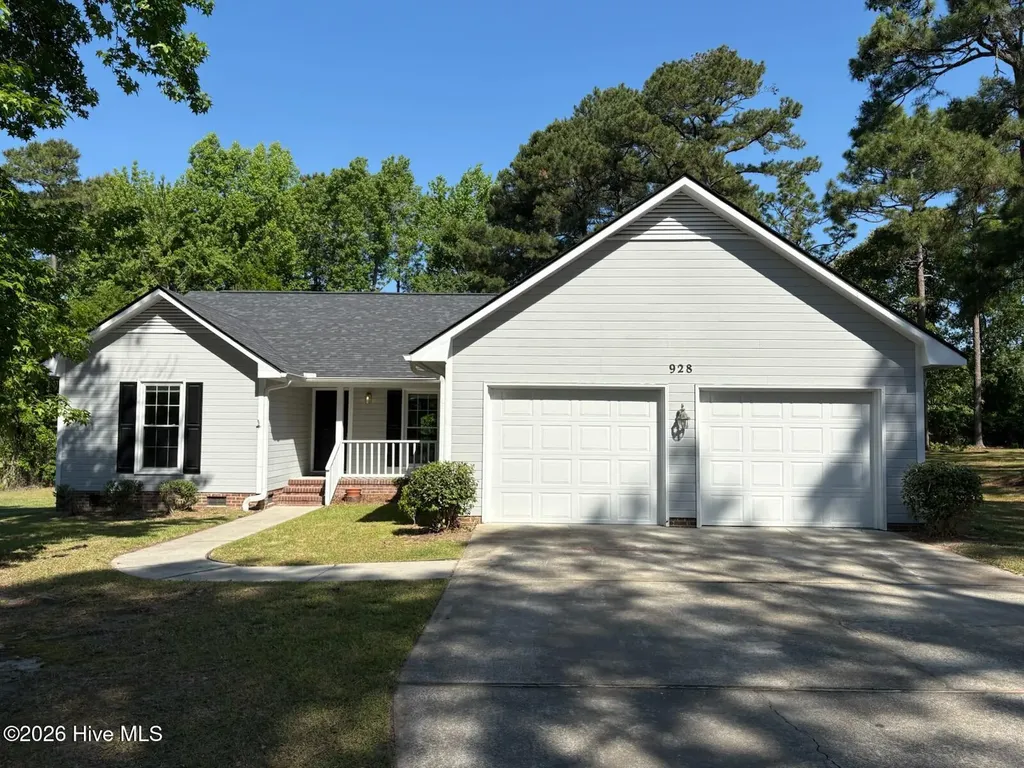 928 E Winds Lane Fayetteville NC 28311
