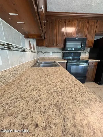 928 E Winds Lane Fayetteville NC 28311
