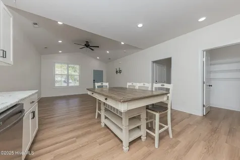 111 Hampton Court Jacksonville NC 28546