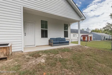 111 Hampton Court Jacksonville NC 28546