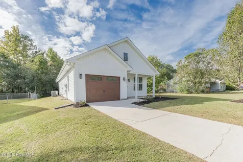111 Hampton Court Jacksonville NC 28546