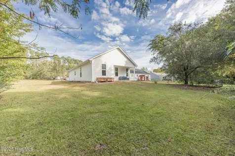 111 Hampton Court Jacksonville NC 28546