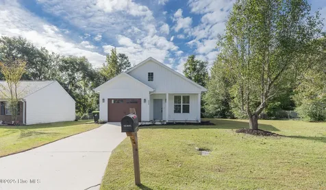 111 Hampton Court Jacksonville NC 28546