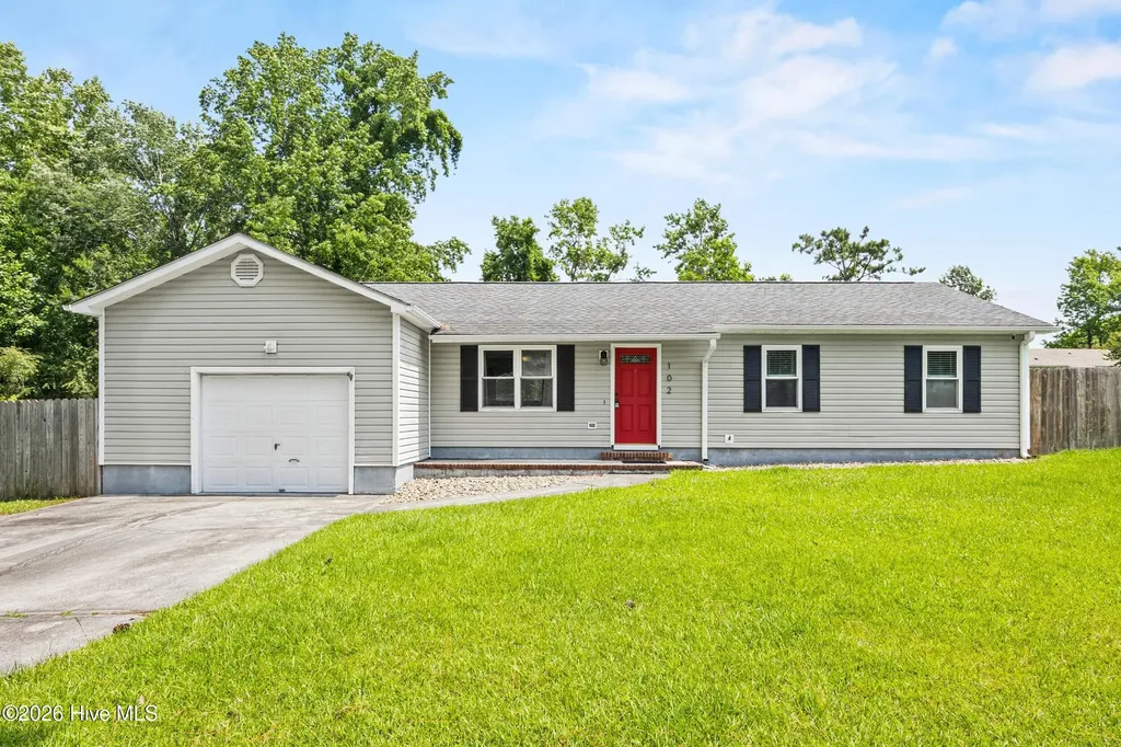 102 Natalie Lane Hubert NC 28539