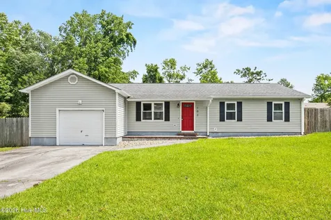 102 Natalie Lane Hubert NC 28539