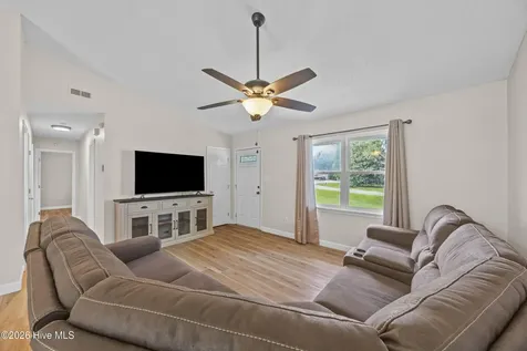 102 Natalie Lane Hubert NC 28539