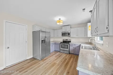 102 Natalie Lane Hubert NC 28539