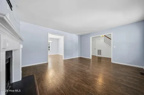 7433 Bright Leaf Road Wilmington NC 28411