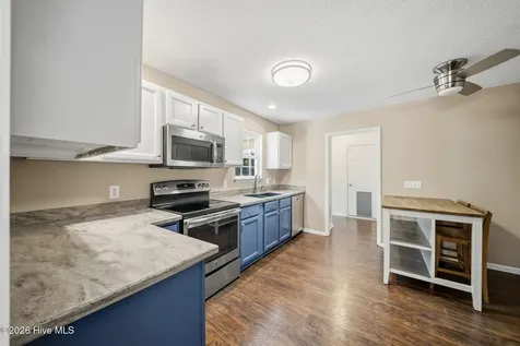 7433 Bright Leaf Road Wilmington NC 28411