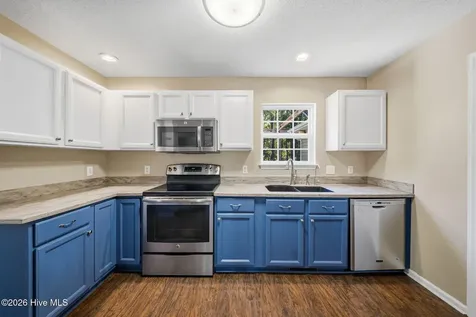 7433 Bright Leaf Road Wilmington NC 28411