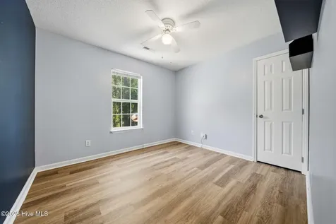 7433 Bright Leaf Road Wilmington NC 28411