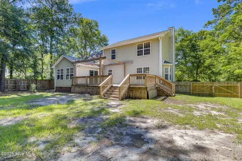 7433 Bright Leaf Road Wilmington NC 28411