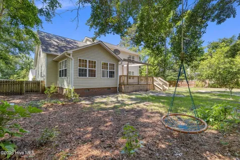 7433 Bright Leaf Road Wilmington NC 28411