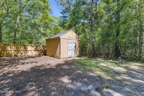 7433 Bright Leaf Road Wilmington NC 28411