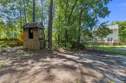 7433 Bright Leaf Road Wilmington NC 28411