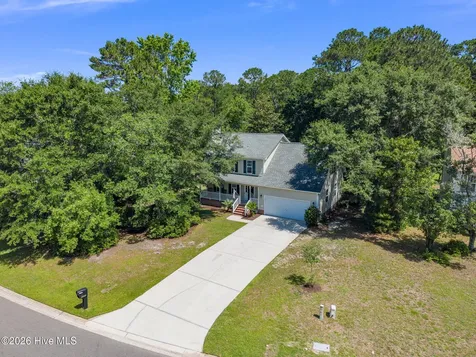 7433 Bright Leaf Road Wilmington NC 28411