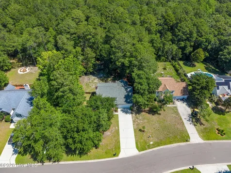7433 Bright Leaf Road Wilmington NC 28411