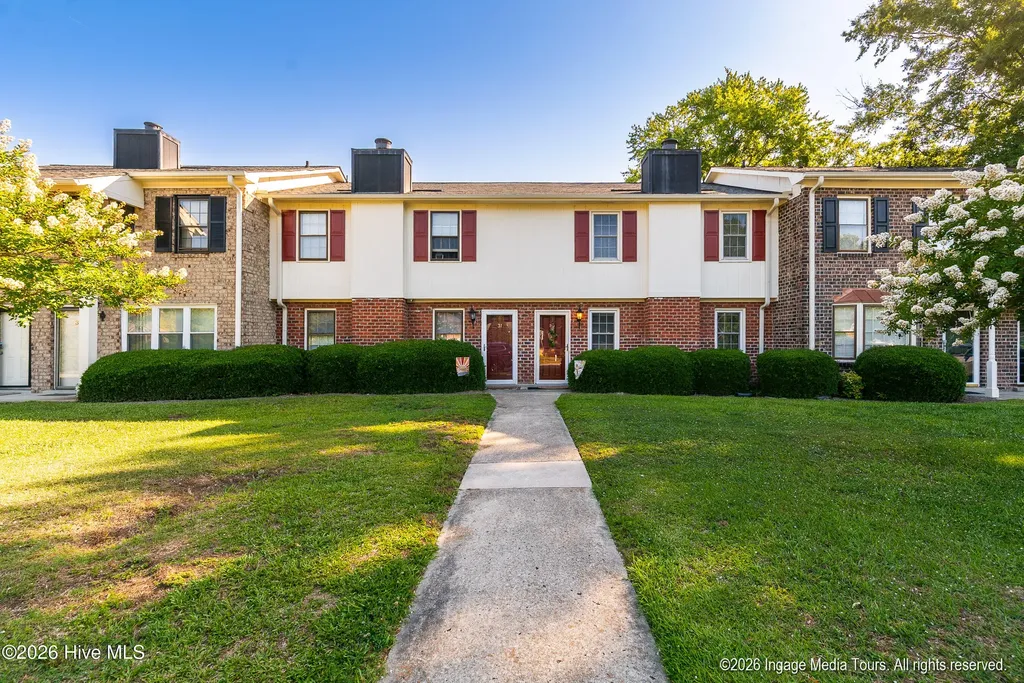 32 Scott Street Greenville NC 27858
