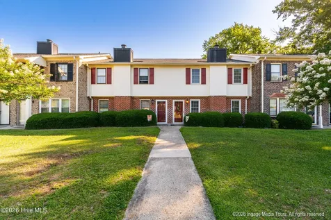 32 Scott Street Greenville NC 27858