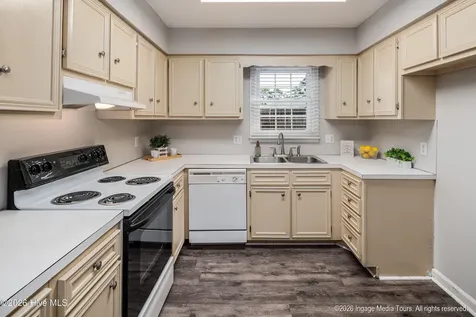 32 Scott Street Greenville NC 27858