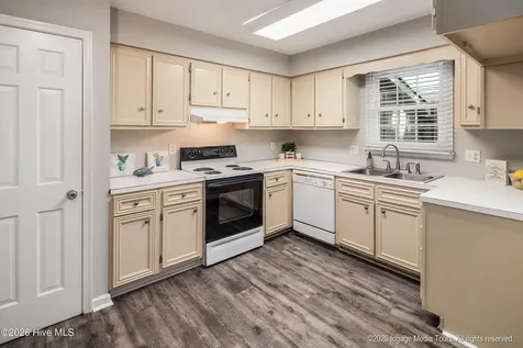 32 Scott Street Greenville NC 27858