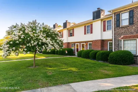 32 Scott Street Greenville NC 27858