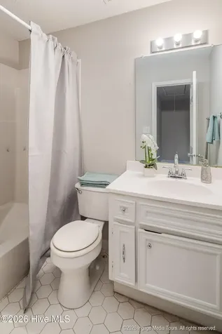 32 Scott Street Greenville NC 27858