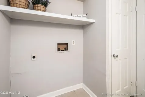 32 Scott Street Greenville NC 27858