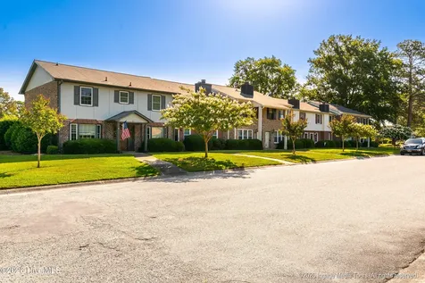 32 Scott Street Greenville NC 27858