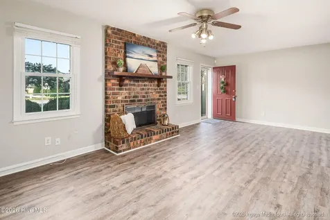 32 Scott Street Greenville NC 27858