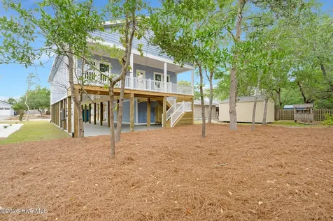 152 NE 1st Street Oak Island NC 28465