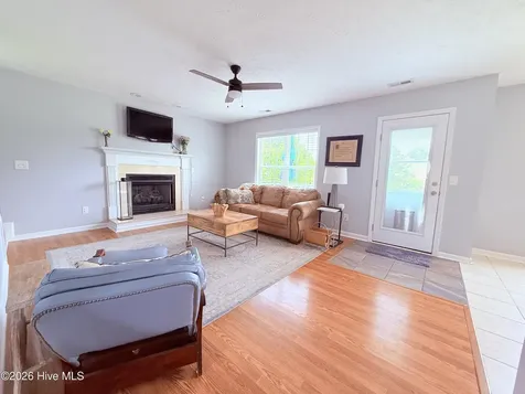 188 E Ridge Court Jacksonville NC 28540