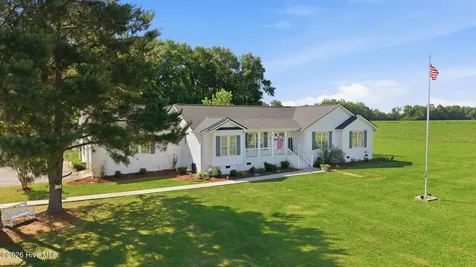 4325 Nc 903 S Winterville NC 28590