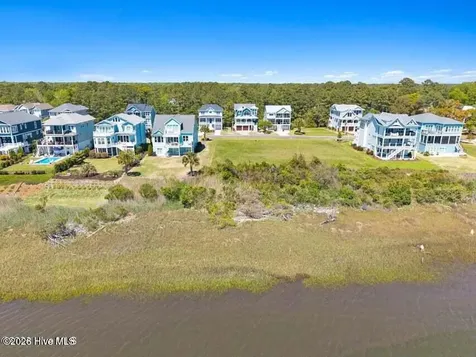 2831 Harborside Way Southport NC 28461