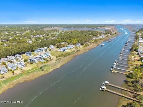 2831 Harborside Way Southport NC 28461