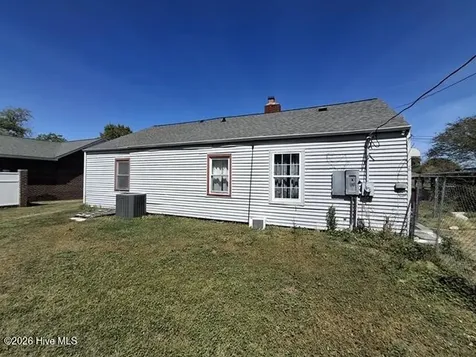 109 Sherwood Road Jacksonville NC 28540
