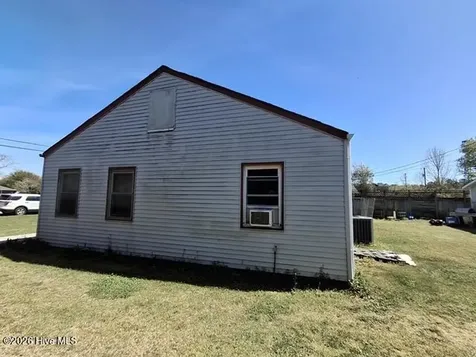 109 Sherwood Road Jacksonville NC 28540