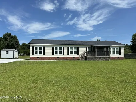 106 Meeting House Drive Hubert NC 28539