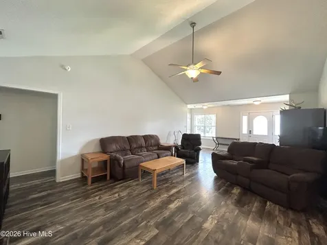 204 Star Gazer Court Richlands NC 28574