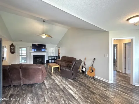 204 Star Gazer Court Richlands NC 28574