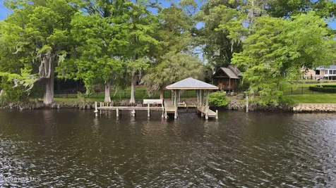 268 Shoreline Drive New Bern NC 28562