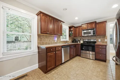 2702 Jackson Drive Greenville NC 27858