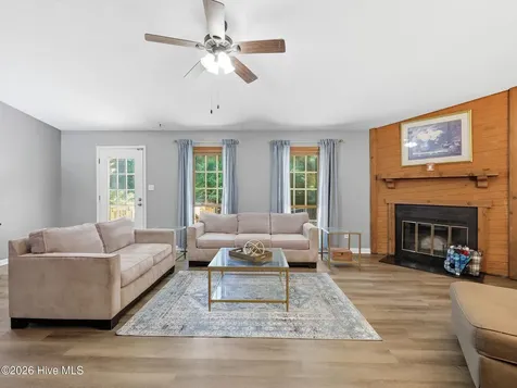 897 Pine Valley Road Jacksonville NC 28546