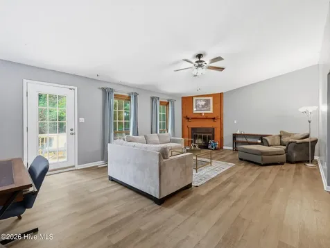 897 Pine Valley Road Jacksonville NC 28546